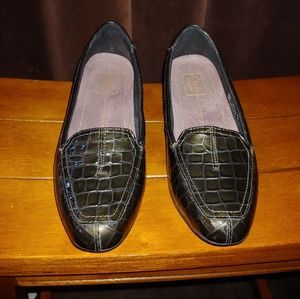 🐊🐊Clarks Low Heeled Loafer🍃